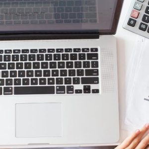 Entenda as diferenças entre contas a pagar e a receber para saber se organizar