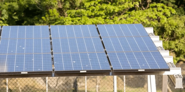 Usinas solares igualam capacidade da hidrelétrica de Itaipu - Fonte: Poder360