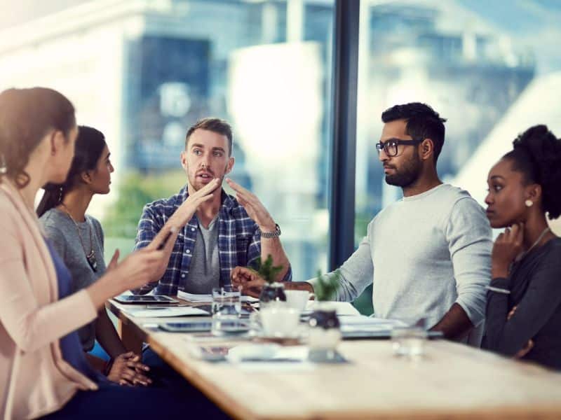 o que é sinergia empresarial e prática