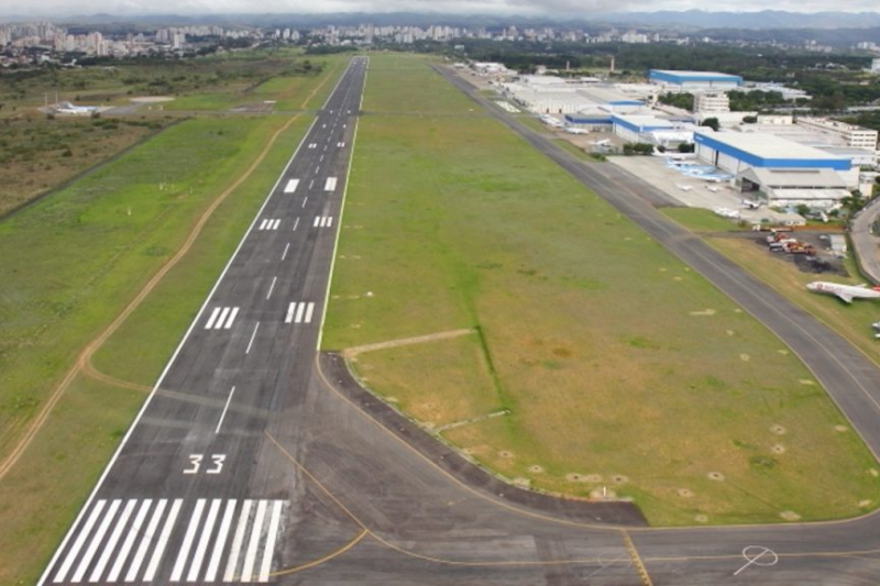 pista de aeroporto